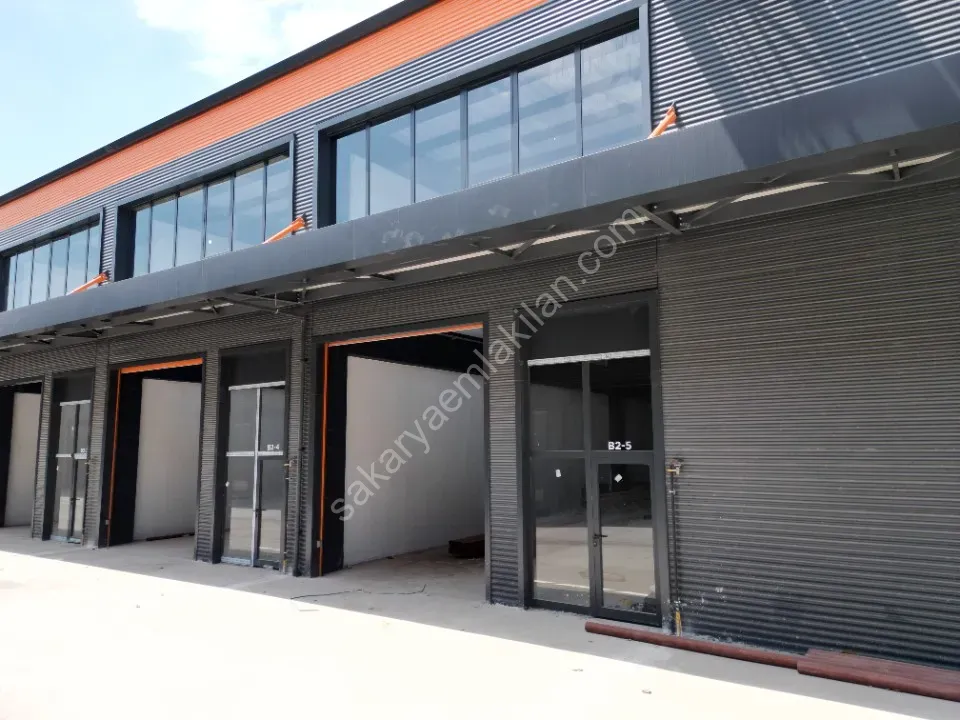 AKYAZI YENİ SANAYİ MERKEZİ SATILIK DÜKKAN 200 m2