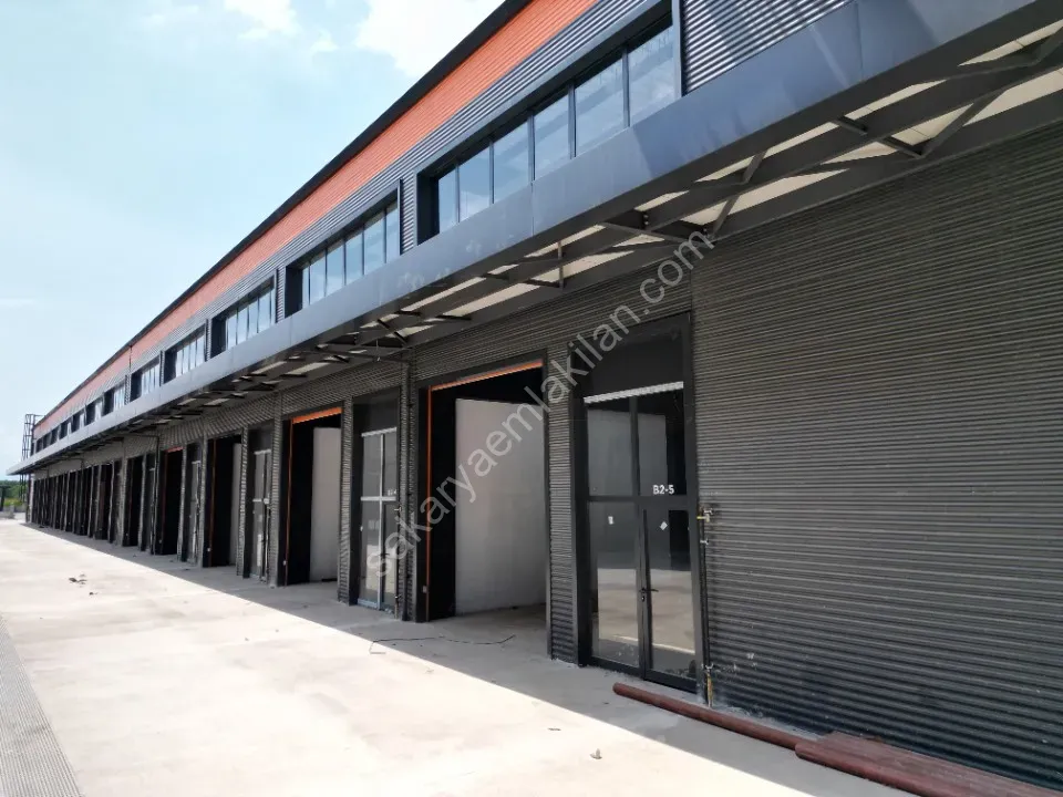 AKYAZI YENİ SANAYİ MERKEZİ SATILIK DÜKKAN 200 m2