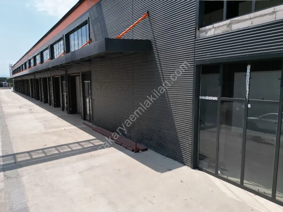 AKYAZI YENİ SANAYİ MERKEZİ SATILIK DÜKKAN 200 m2
