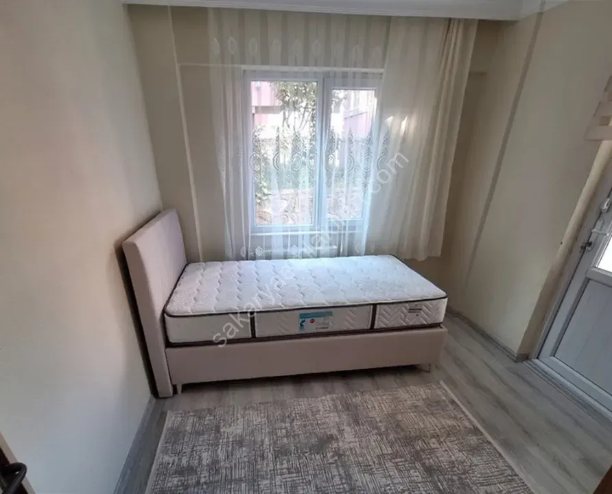 SERDİVAN MERKEZDE KİRALIK EŞYALI 1+1 APART DAİRE