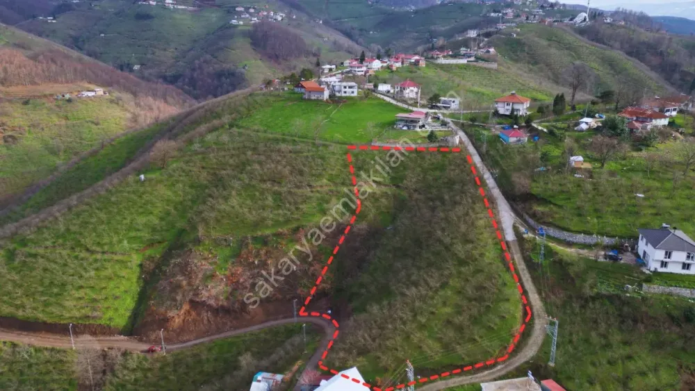 AKYAZI YENİKÖYDE 2.318 m2 KONUT İMARLI ARSA SATILIK