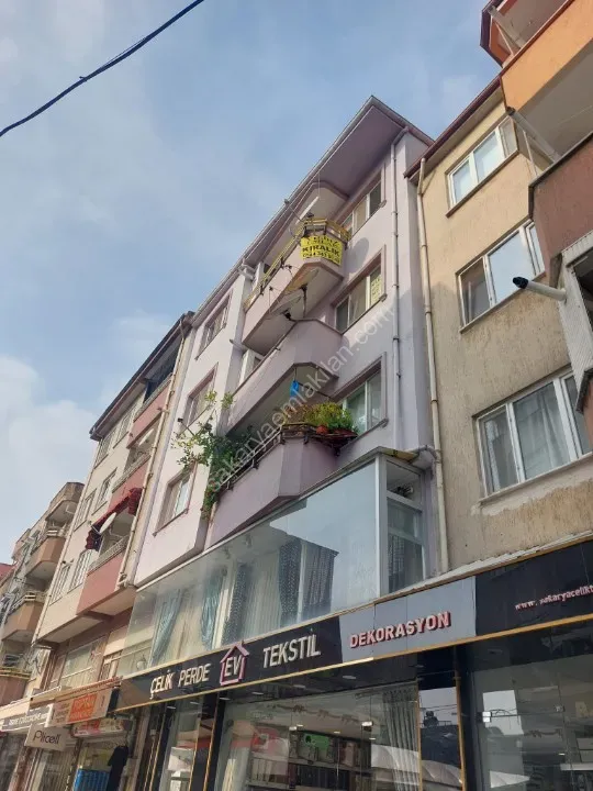 YILDIZ GAYRİMENKUL'DEN KATLI PAZAR ARKASI SATILIK 4.KAT DAİRE