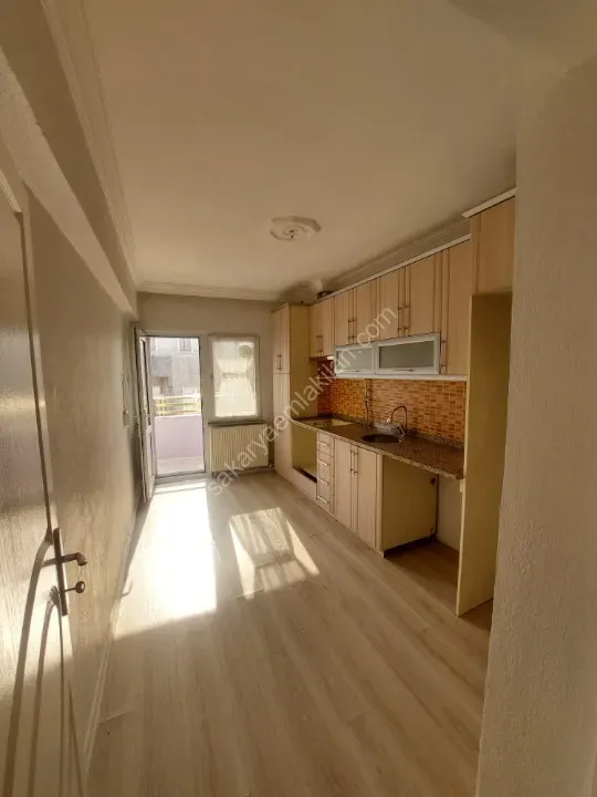 YILDIZ GAYRİMENKUL'DEN KATLI PAZAR ARKASI SATILIK 4.KAT DAİRE