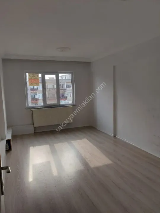 YILDIZ GAYRİMENKUL'DEN KATLI PAZAR ARKASI SATILIK 4.KAT DAİRE