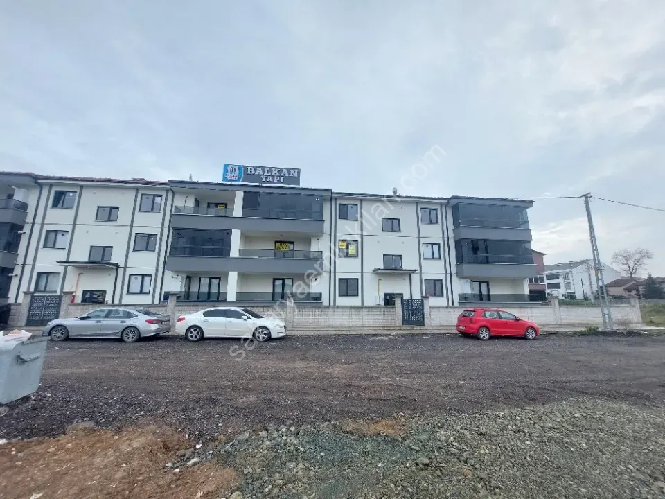 YILDIZ GAYRİMENKUL'DEN KİRALIK SIFIR DAİRE ARİFİYE HANLI MERKEZ