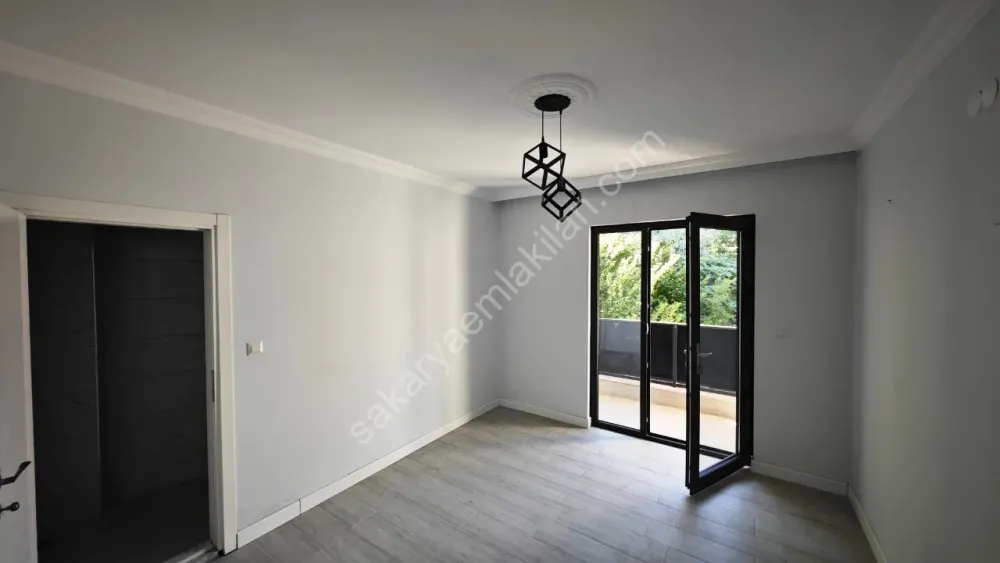 AKYAZI MERKEZ'DE KİRALIK ARA KAT 2+0 DAİRE ÖMERCİKLER MAHALLESİ