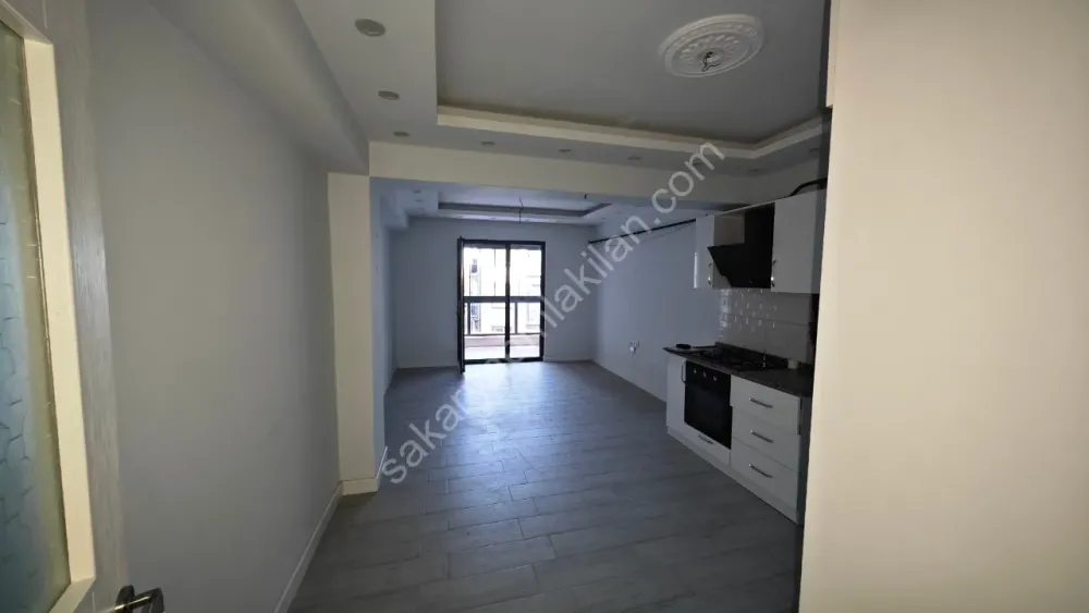 AKYAZI MERKEZ'DE KİRALIK ARA KAT 2+0 DAİRE ÖMERCİKLER MAHALLESİ