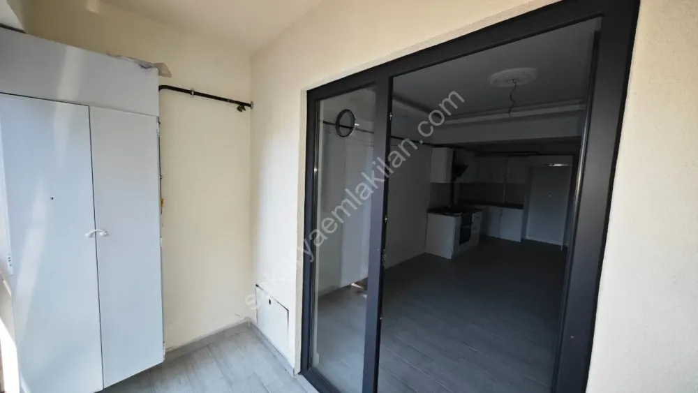 AKYAZI MERKEZ'DE KİRALIK ARA KAT 2+0 DAİRE ÖMERCİKLER MAHALLESİ