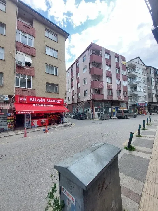 YILDIZ GAYRİMENKUL'DEN KİRALIK DAİRE DOĞUM EVİ İLERİSİ CADDE ÜZERİ