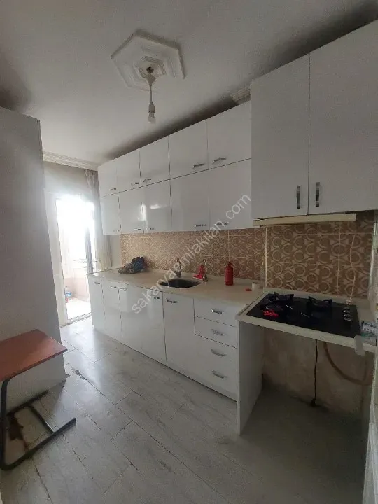 YILDIZ GAYRİMENKUL'DEN KİRALIK DAİRE DOĞUM EVİ İLERİSİ CADDE ÜZERİ