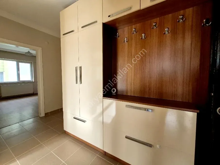 ADAPAZARI CAMİLİ MAHALLESİNDE KİRALIK 3+1 DAİRE