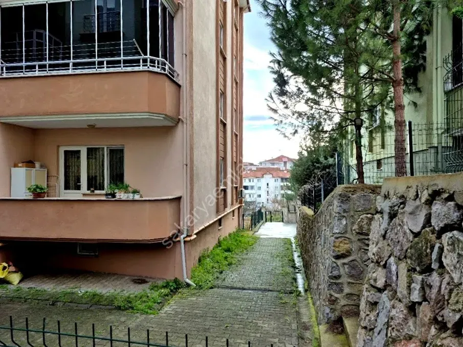 ADAPAZARI CAMİLİ MAHALLESİNDE KİRALIK 3+1 DAİRE