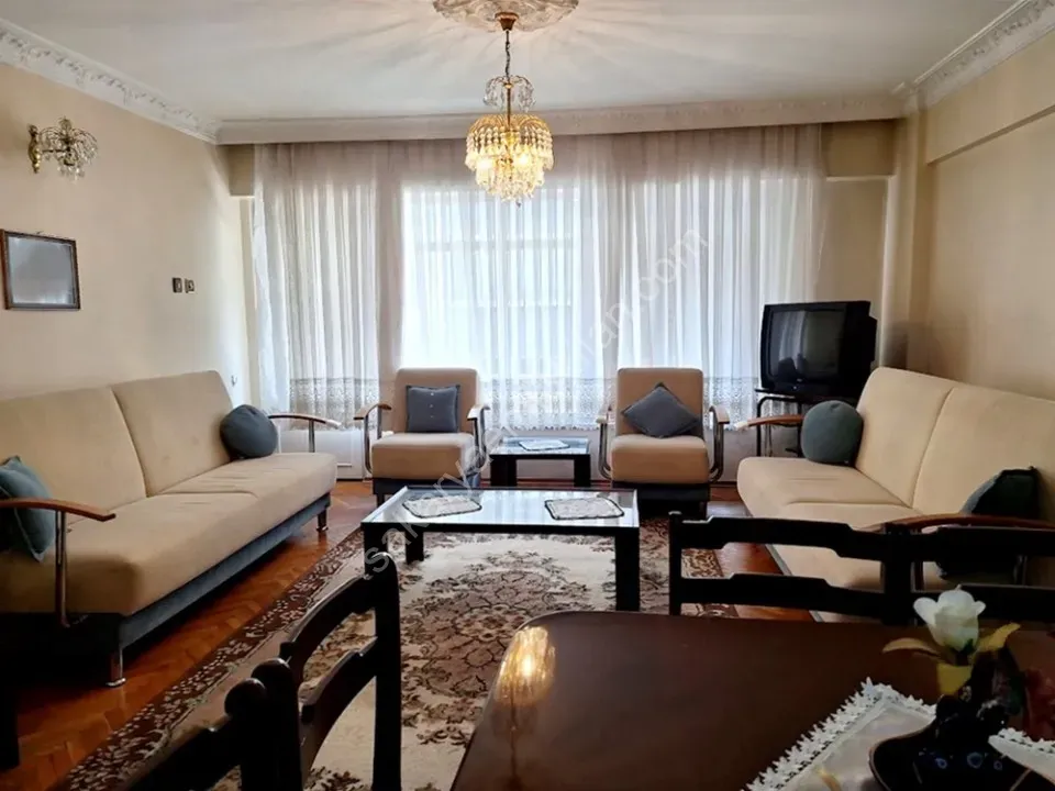 ADAPAZARI YENİDOĞAN MAHALLESİNDE KİRALIK EŞYALI 3+1 DAİRE