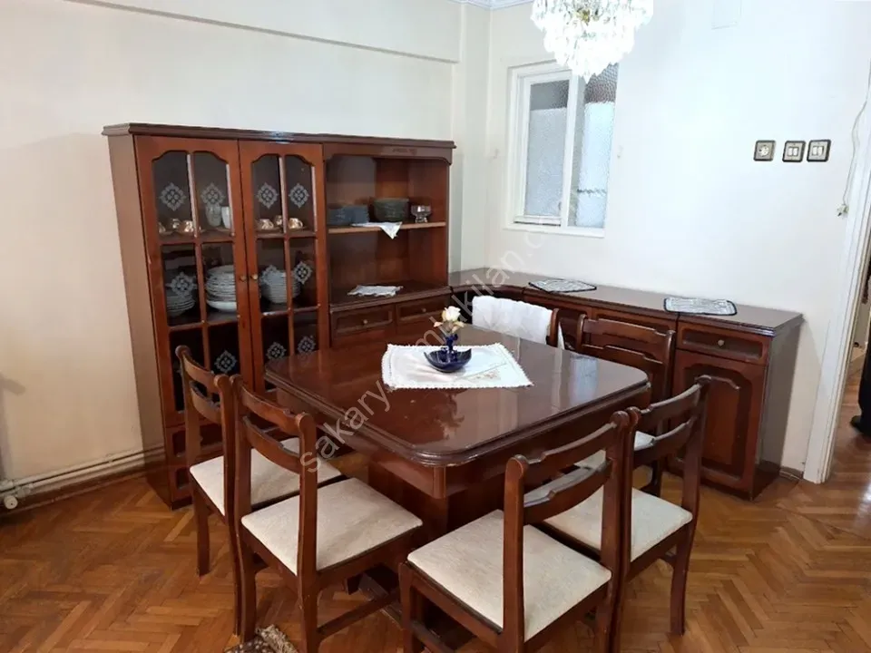 ADAPAZARI YENİDOĞAN MAHALLESİNDE KİRALIK EŞYALI 3+1 DAİRE