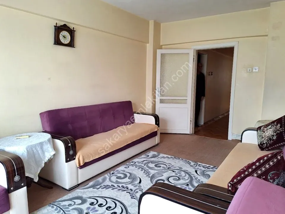 ADAPAZARI YENİDOĞAN MAHALLESİNDE KİRALIK EŞYALI 3+1 DAİRE