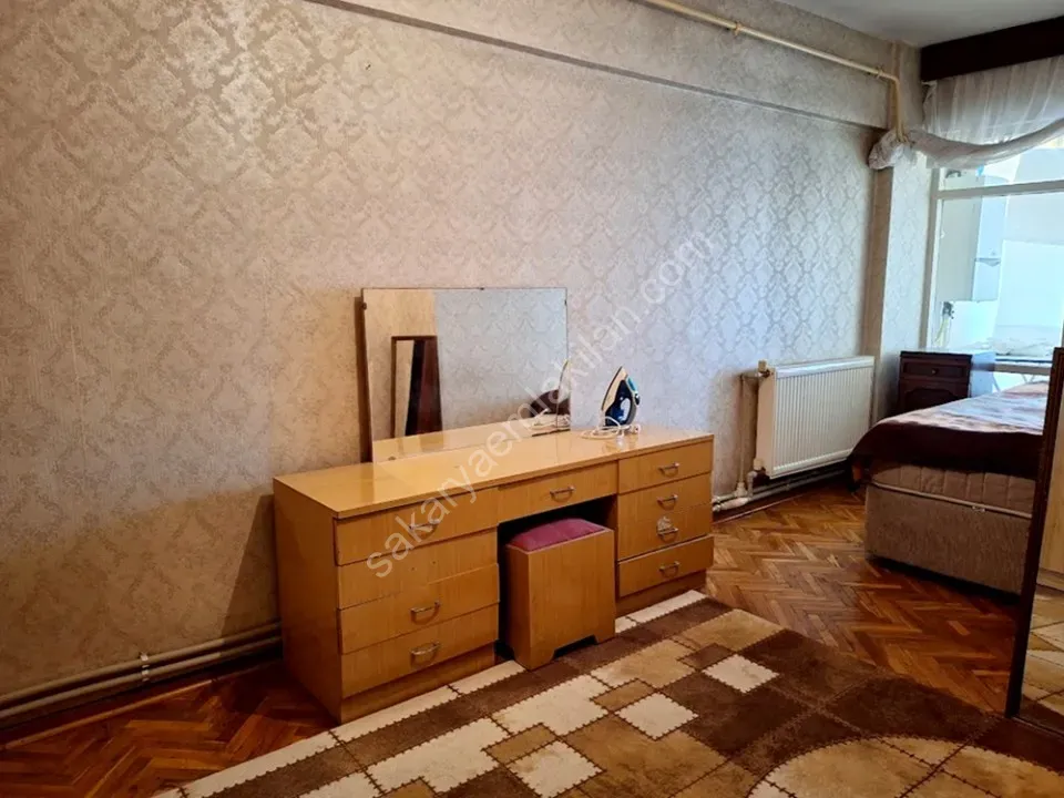 ADAPAZARI YENİDOĞAN MAHALLESİNDE KİRALIK EŞYALI 3+1 DAİRE