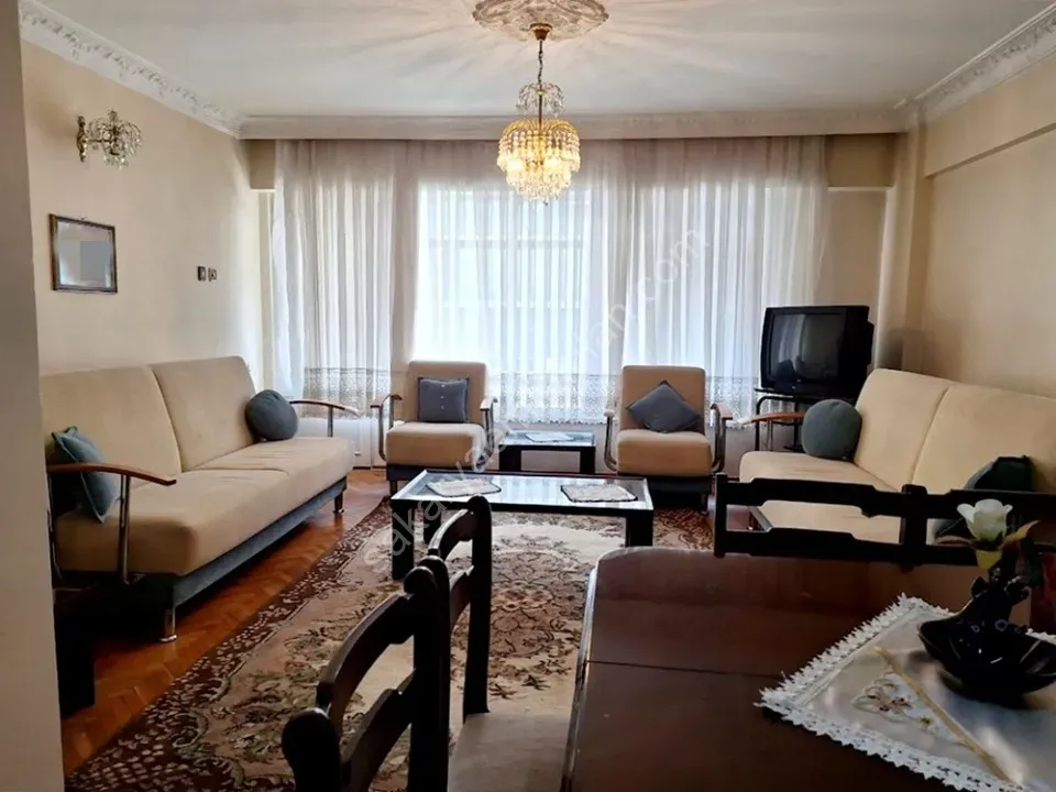 ADAPAZARI YENİDOĞAN MAHALLESİNDE KİRALIK EŞYALI 3+1 DAİRE