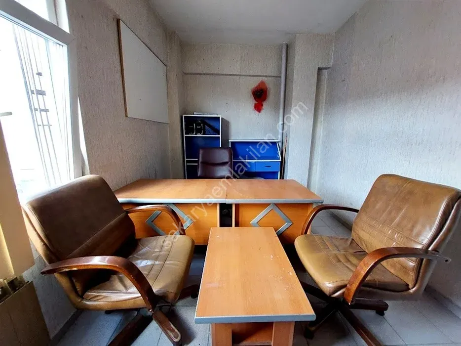 ADAPAZARI MERKEZDE KİRALIK EŞYALI OFİS