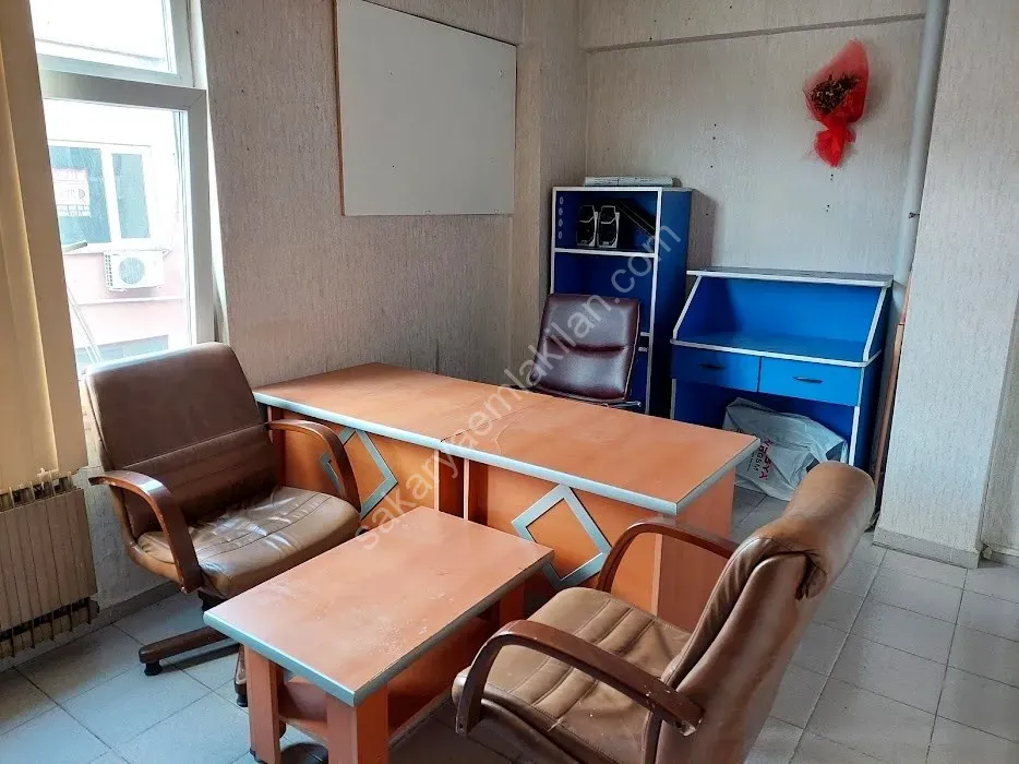 ADAPAZARI MERKEZDE KİRALIK EŞYALI OFİS