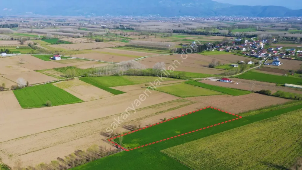 UZUNÇINAR'DA SATILIK 5.152 m2 YATIRIMLIK TARLA