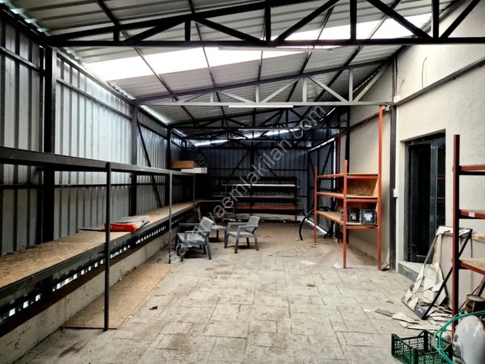 ADAPAZARI MERKEZDE KİRALIK 640 m² GENİŞ KULLANIMLI KÖŞE DÜKKAN