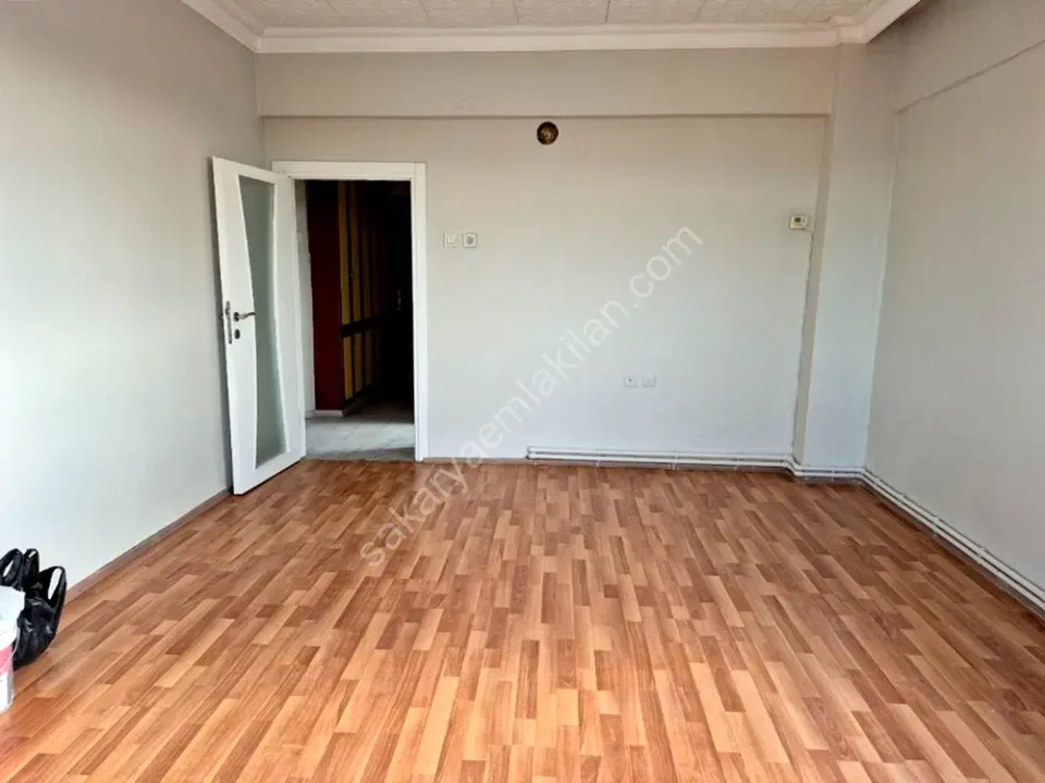 ADAPAZARI YAĞCILAR MAHALLESİNDE SATILIK 3+1 DAİRE