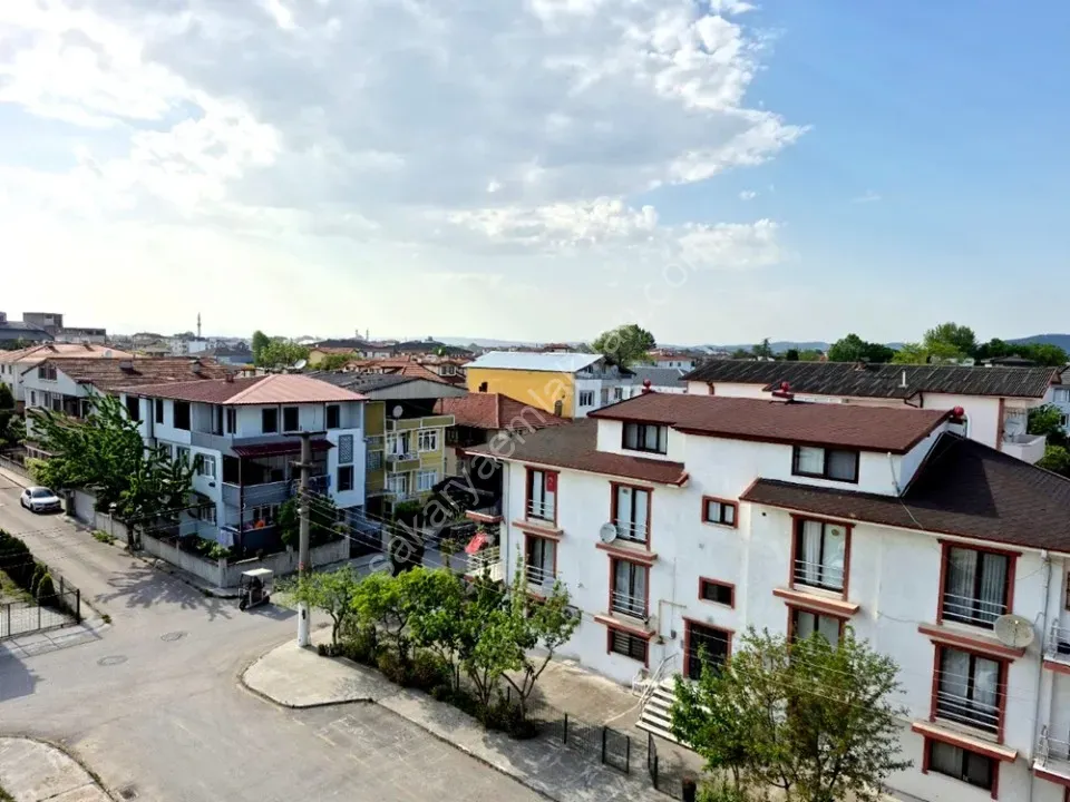 ADAPAZARI YAĞCILAR MAHALLESİNDE SATILIK 3+1 DAİRE