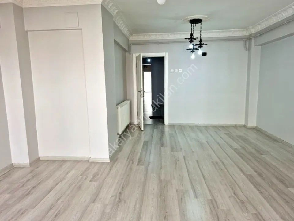 ADAPAZARI MERKEZDE KİRALIK 3+1 DAİRE