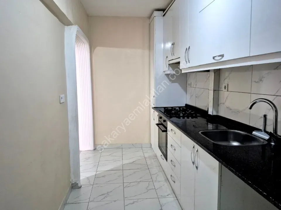 ADAPAZARI MERKEZDE KİRALIK 3+1 DAİRE