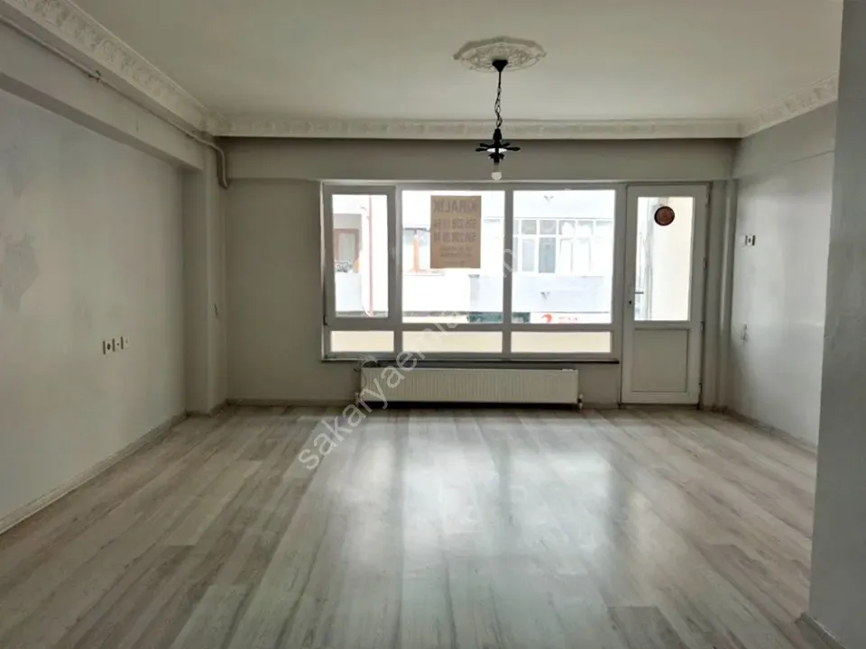 ADAPAZARI MERKEZDE KİRALIK 3+1 DAİRE