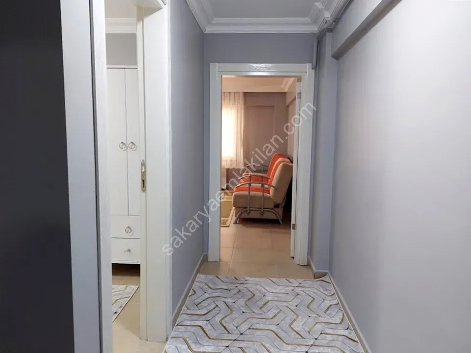 SERDİVAN MERKEZDE KİRALIK EŞYALI 2+1 DAİRE