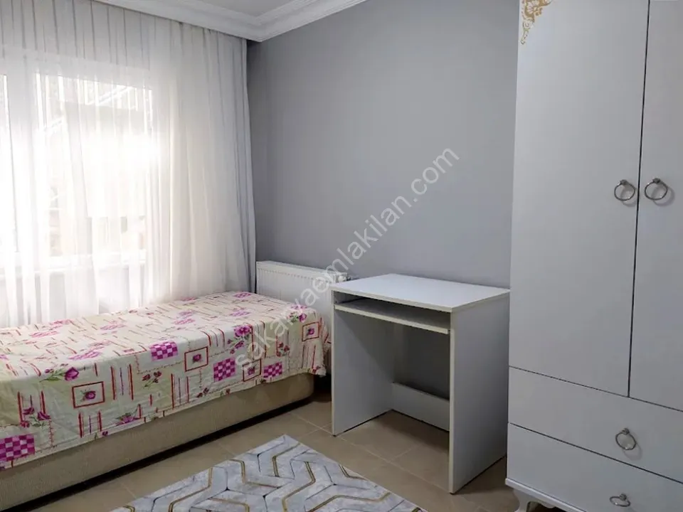 SERDİVAN MERKEZDE KİRALIK EŞYALI 2+1 DAİRE