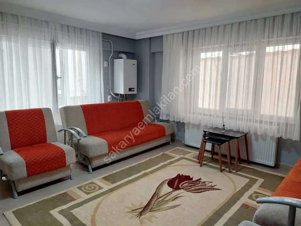 SERDİVAN MERKEZDE KİRALIK EŞYALI 2+1 DAİRE
