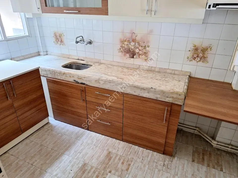 SAKARYA ADAPAZARI MERKEZDE SATILIK 3+1 DAİRE
